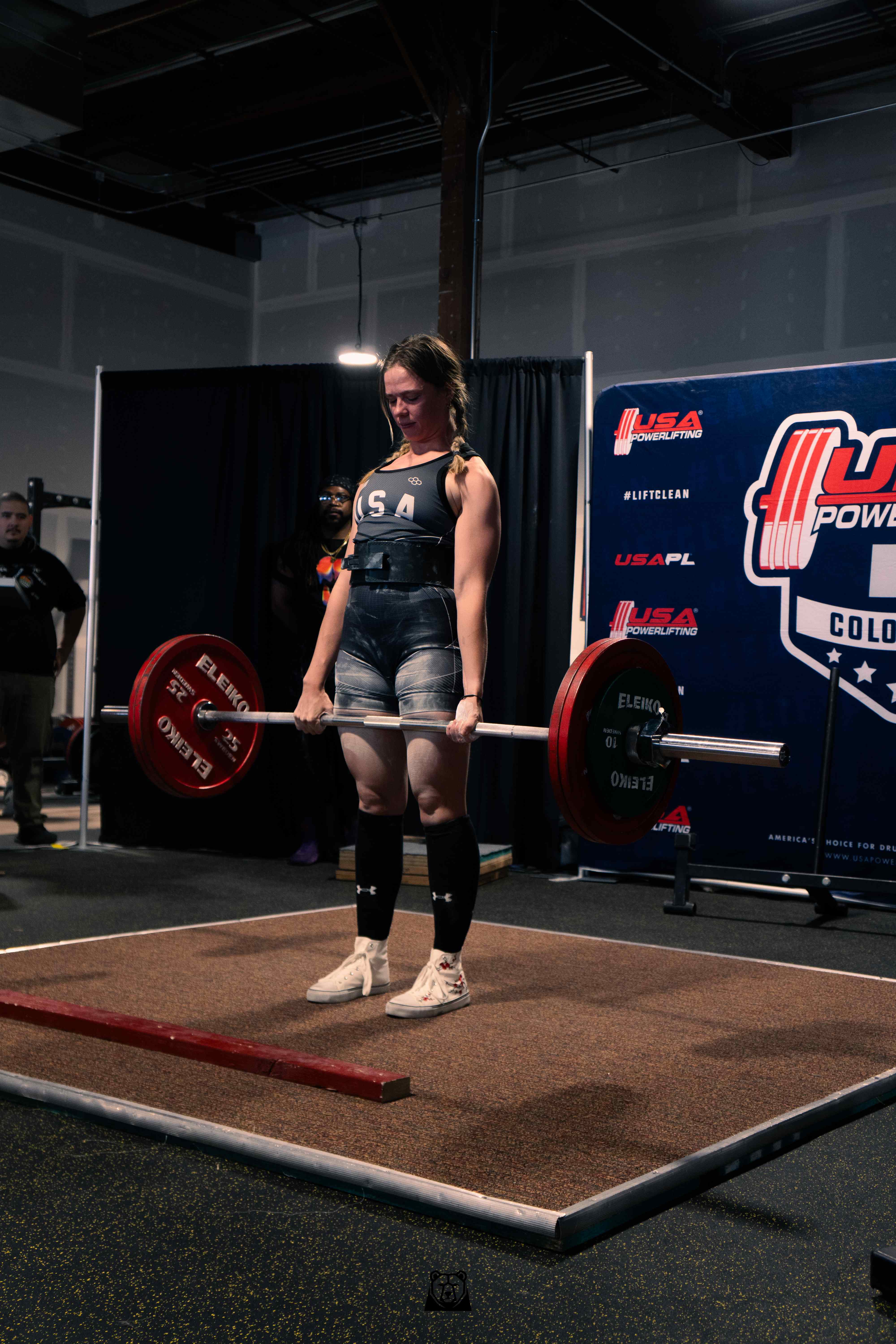 Mieke Waanders competing on the platform